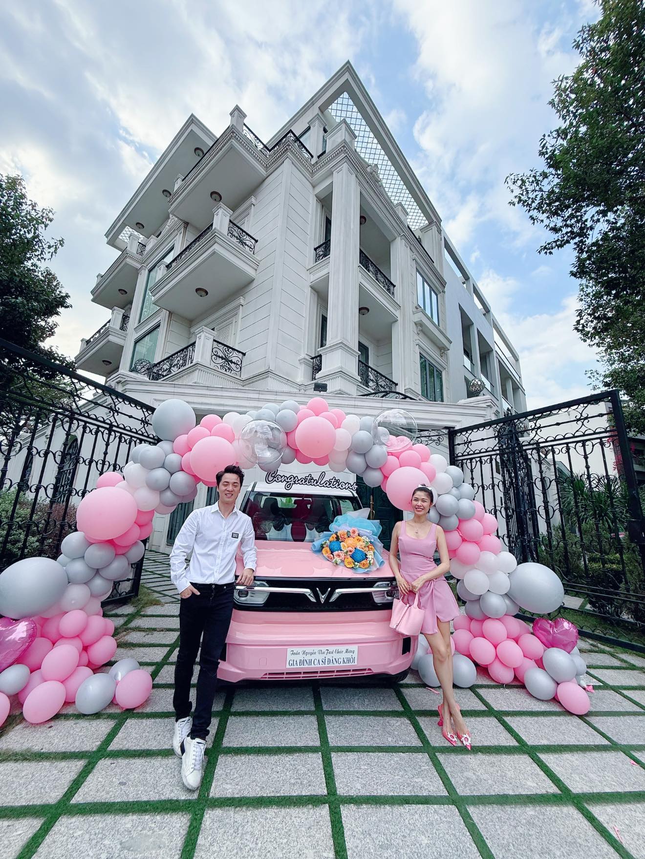 Sao nam Vbiz mắc bệnh lạ cực nguy hiểm: Ngủ dậy bị điếc 1 bên tai, cứ đứng là ngã- Ảnh 10. Sao nam Vbiz mắc bệnh lạ cực nguy hiểm: Ngủ dậy bị điếc 1 bên tai, cứ đứng là ngã- Ảnh 10.