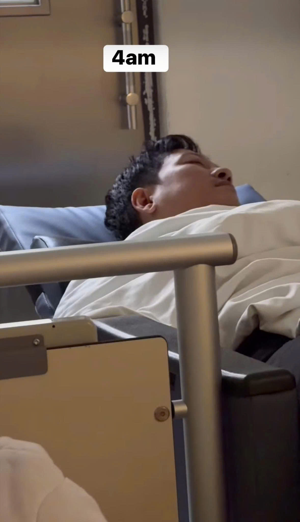 Gia đình Trường Giang bất ổn: Con gái bị sốc phản vệ, Nhã Phương cấp cứu- Ảnh 3.