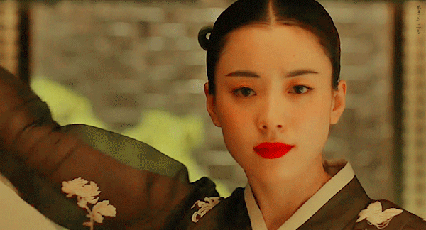 310482038e491b957c7ead808241ac77-1753088265771174318061-1753282528821-1753282529164712690399 "Mỹ nhân cười đẹp nhất Hàn Quốc" có nhan sắc đỉnh thế nào mà tới giờ chưa ai soán ngôi được? 310482038e491b957c7ead808241ac77 1753088265771174318061 1753282528821 1753282529164712690399