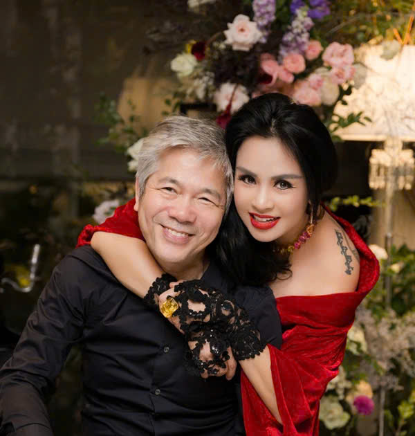 Nữ nghệ sĩ Việt bị kẻ lạ đánh tráo lúc chào đời: Đẻ con lúc 19 tuổi, sắp lên xe hoa- Ảnh 6.