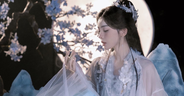 Hằng Nga trên cung trăng xuống nhân gian làm gì thế này: Nhan sắc hơn cả vô thực, ngắm xong cả đời chẳng muốn yêu ai 32 1759681033223 17596810336741832283113 668 0 1383 1366 crop 17596811332107138694jpg