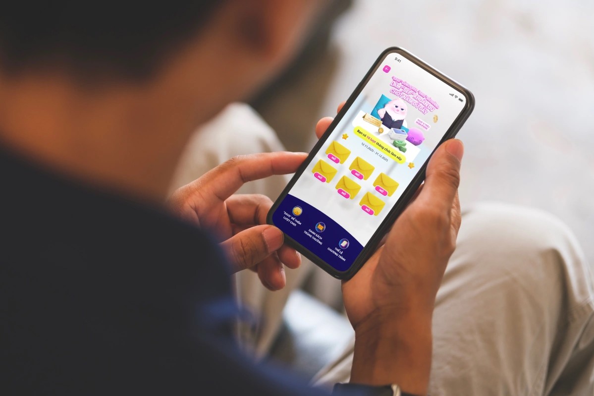 32-khach-hang-da-trung-iphone-17-thu-thach-tiet-kiem-tren-cake-dang-hap-dan-hon-bao-gio-het-nh-1-1765184690-476-width1199height799 Chương trình “Có công làm ‘sếp’ - Có ngày lãnh iPhone” mang đến giải thưởng gồm 50 iPhone 17 và 50.000 lì xì trực tiếp vào tài khoản, với tổng giá trị đến 1,5 tỷ đồng.