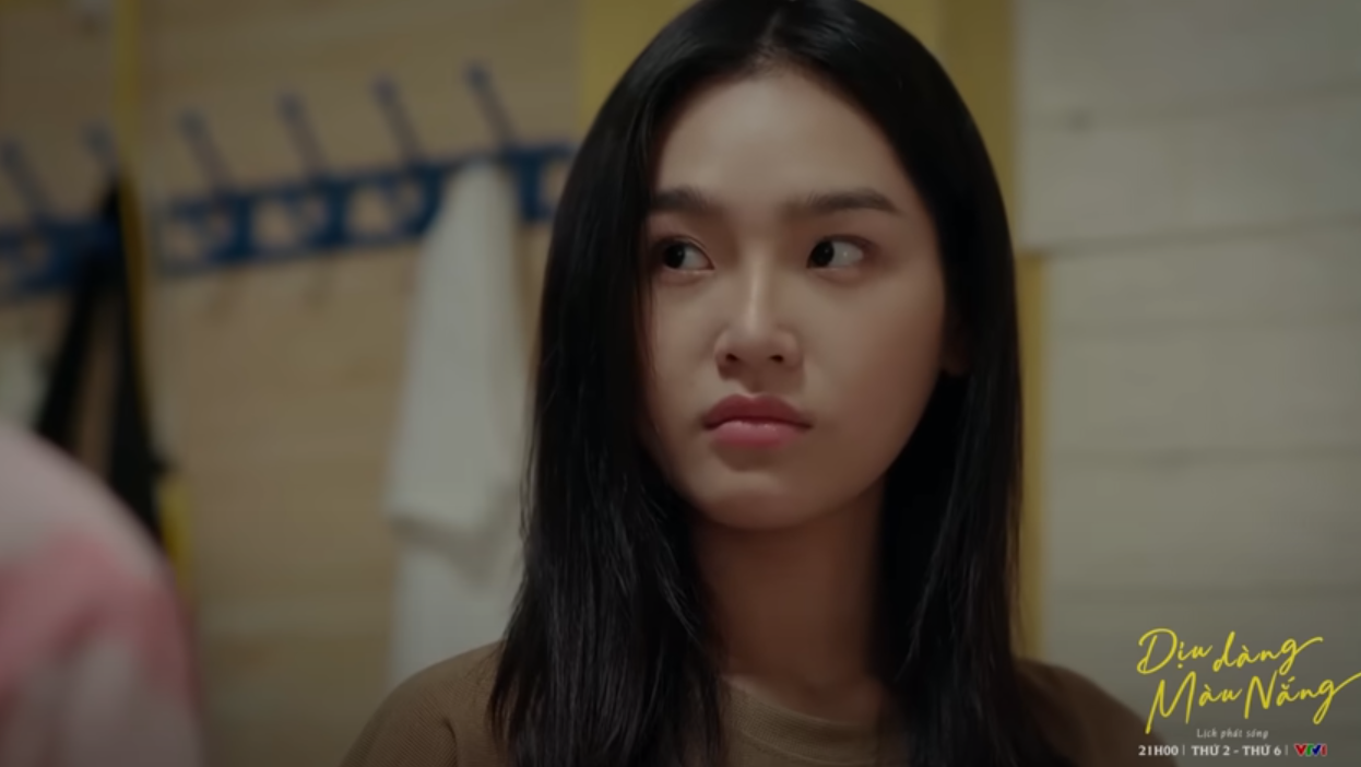 Mỹ nhân Việt đang bị chê bai khắp MXH: Thở câu nào là bực bội câu đó, mặt khó ở như chúng tôi mắc nợ gì cô!- Ảnh 2.