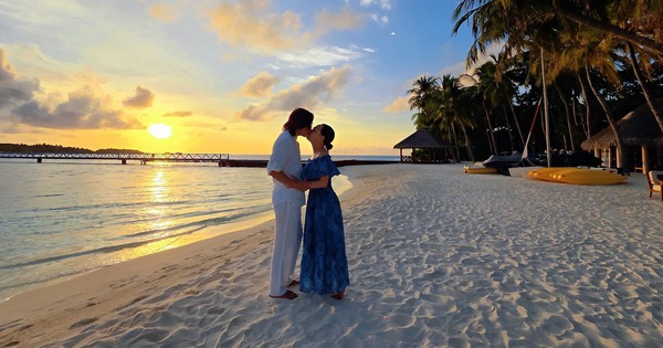 Sao nữ Vbiz lấy chồng nhạc sĩ ở biệt thự 300 tỷ, đi đâu cũng có nửa kia theo cùng 29 Sao nữ Vbiz lấy chồng nhạc sĩ ở biệt thự 300 tỷ, đi đâu cũng có nửa kia theo cùng 32715426890762757n 1757128353486563328924 0 94 1152 1937 crop 17571285351441838628434 1757217046890 1757217048243119030087 126 0 778 1245 crop 17572170998712027043858jpg