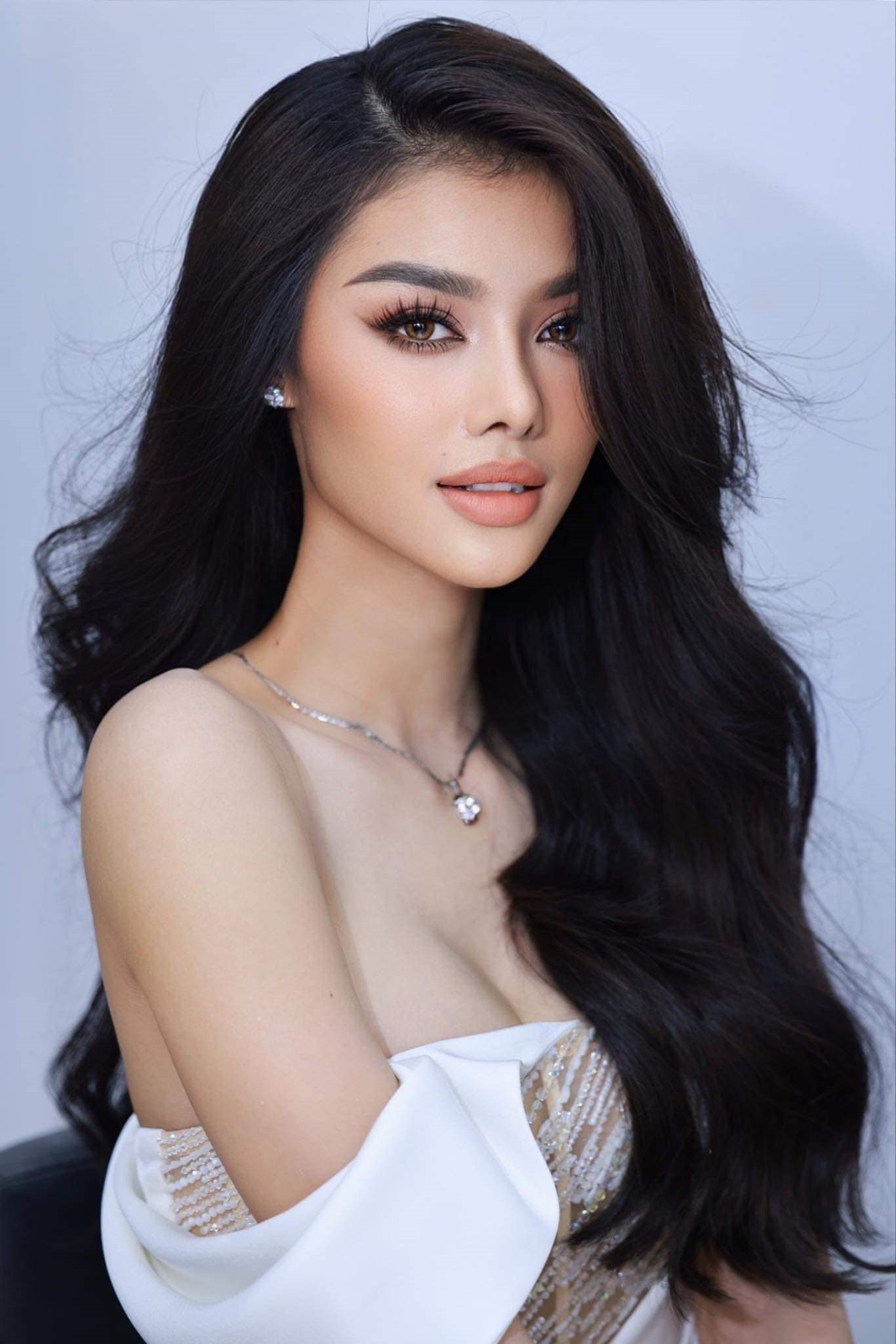 Á hậu Việt bị chê nhan sắc: Quyết Á hậu Việt bị chê nhan sắc: Quyết