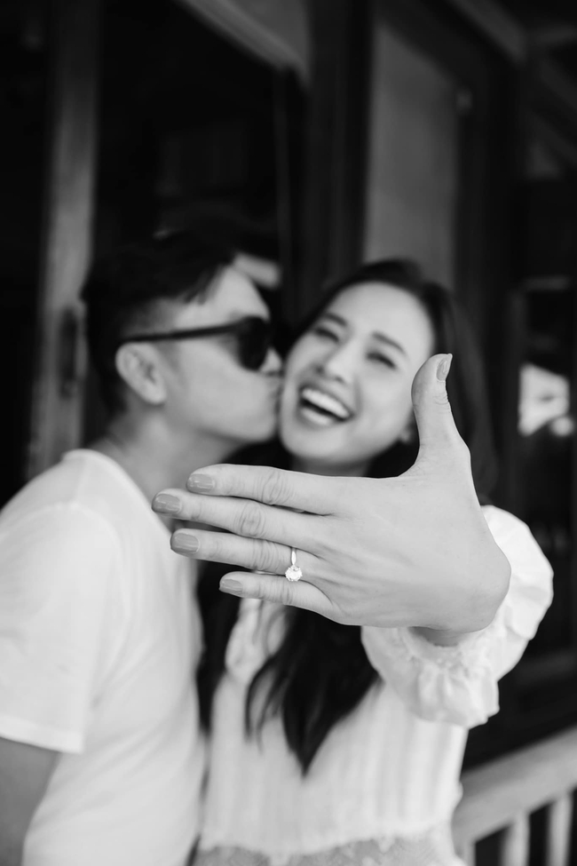 Hoa hậu Việt cưới chỉ mời 60 khách, 4 tháng sau bí mật sinh con đầu lòng ở Mỹ- Ảnh 1. Hoa hậu Việt cưới chỉ mời 60 khách, 4 tháng sau bí mật sinh con đầu lòng ở Mỹ- Ảnh 1.