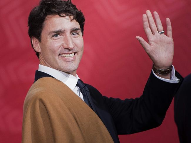 Những điều cần biết về cựu Thủ tướng Canada: Vẻ ngoài tài tử, rất nhiều lần “gây bão” truyền thông và cuộc hôn nhân từng là cổ tích- Ảnh 4. Những điều cần biết về cựu Thủ tướng Canada: Vẻ ngoài tài tử, rất nhiều lần “gây bão” truyền thông và cuộc hôn nhân từng là cổ tích- Ảnh 4.