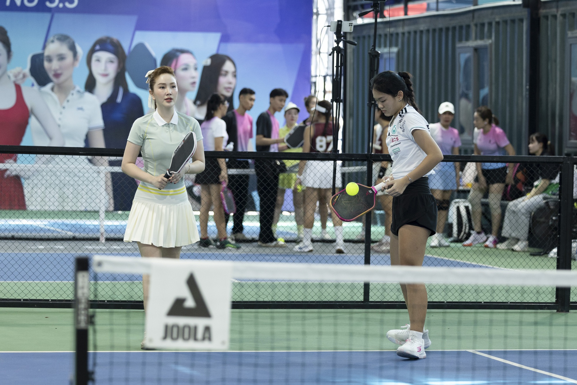Giải pickleball Vbiz: Hiền Hồ ẵm cúp vô địch, Bảo Thy - tình cũ Hoa hậu Hương Giang thi đấu rực lửa!- Ảnh 9. Giải pickleball Vbiz: Hiền Hồ ẵm cúp vô địch, Bảo Thy - tình cũ Hoa hậu Hương Giang thi đấu rực lửa!- Ảnh 9.