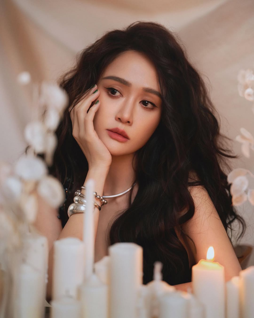 Sốc nặng hình ảnh Trần Kiều Ân cắm hàng trăm chiếc kim khắp cơ thể, làm đẹp mà chấp nhận đau đớn không tưởng!- Ảnh 7.