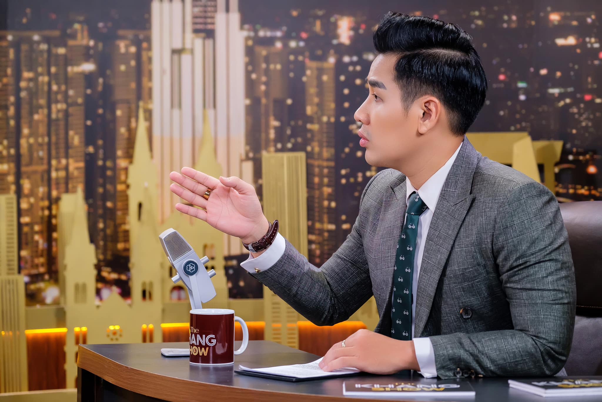 Nam ca sĩ từng sở hữu nhà hàng tiệc cưới trung tâm TP.HCM: