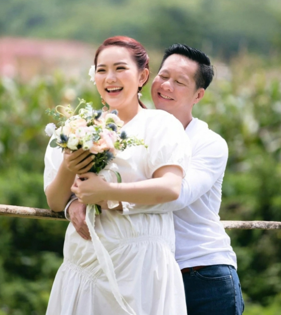 Mỹ nhân Vbiz được đại gia hơn 26 tuổi trao tài sản hàng trăm tỷ quyết không đẻ thêm con, lý do vì sao?- Ảnh 5. Mỹ nhân Vbiz được đại gia hơn 26 tuổi trao tài sản hàng trăm tỷ quyết không đẻ thêm con, lý do vì sao?- Ảnh 5.