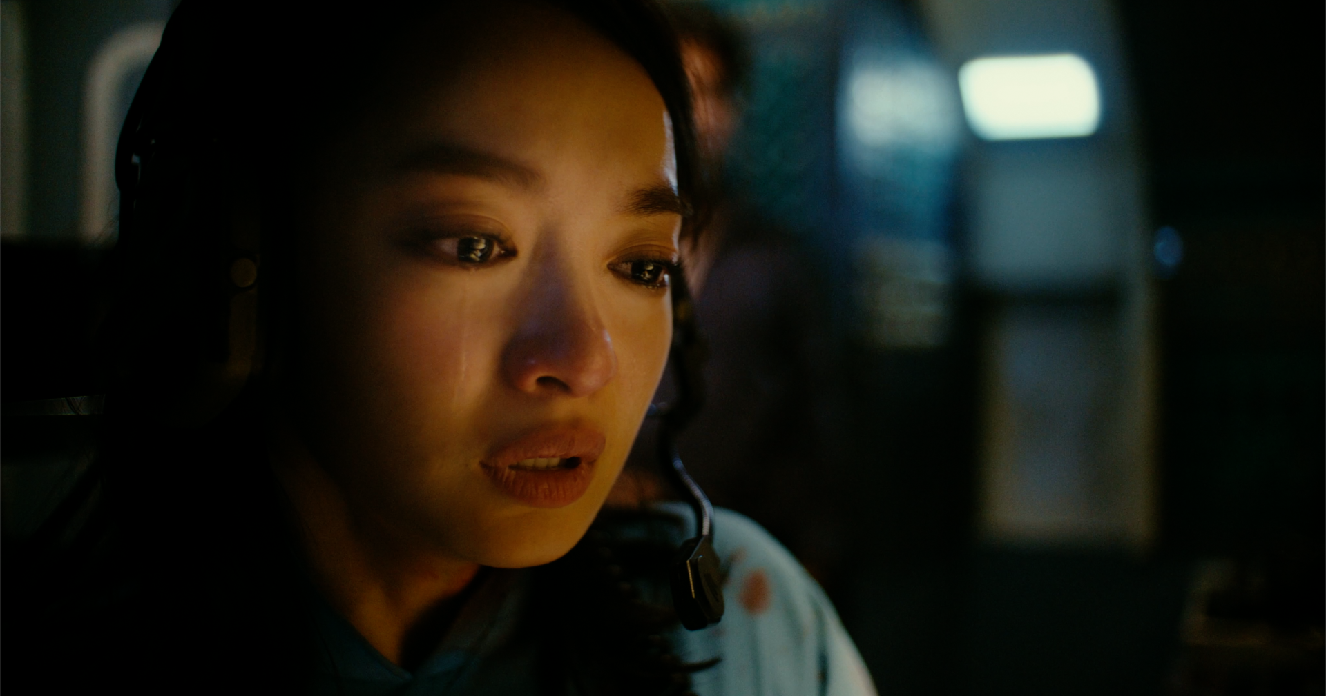 Tử Chiến Trên Không: Chuyến bay dữ dội nhất màn ảnh Việt, tới khán giả cũng cần thắt dây an toàn!- Ảnh 9. Tử Chiến Trên Không: Chuyến bay dữ dội nhất màn ảnh Việt, tới khán giả cũng cần thắt dây an toàn!- Ảnh 9.