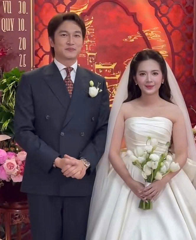 Lễ ăn hỏi Đình Tú - Ngọc Huyền: Cô dâu chú rể lộ diện quá đẹp đôi!- Ảnh 2.