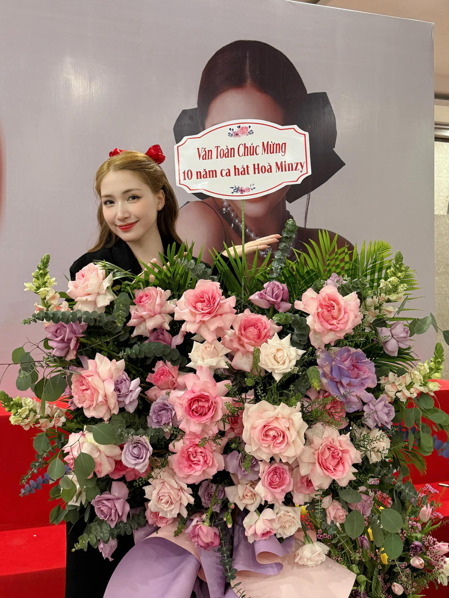 Hòa Minzy - Văn Toàn thân thiết ra sao mà chủ động