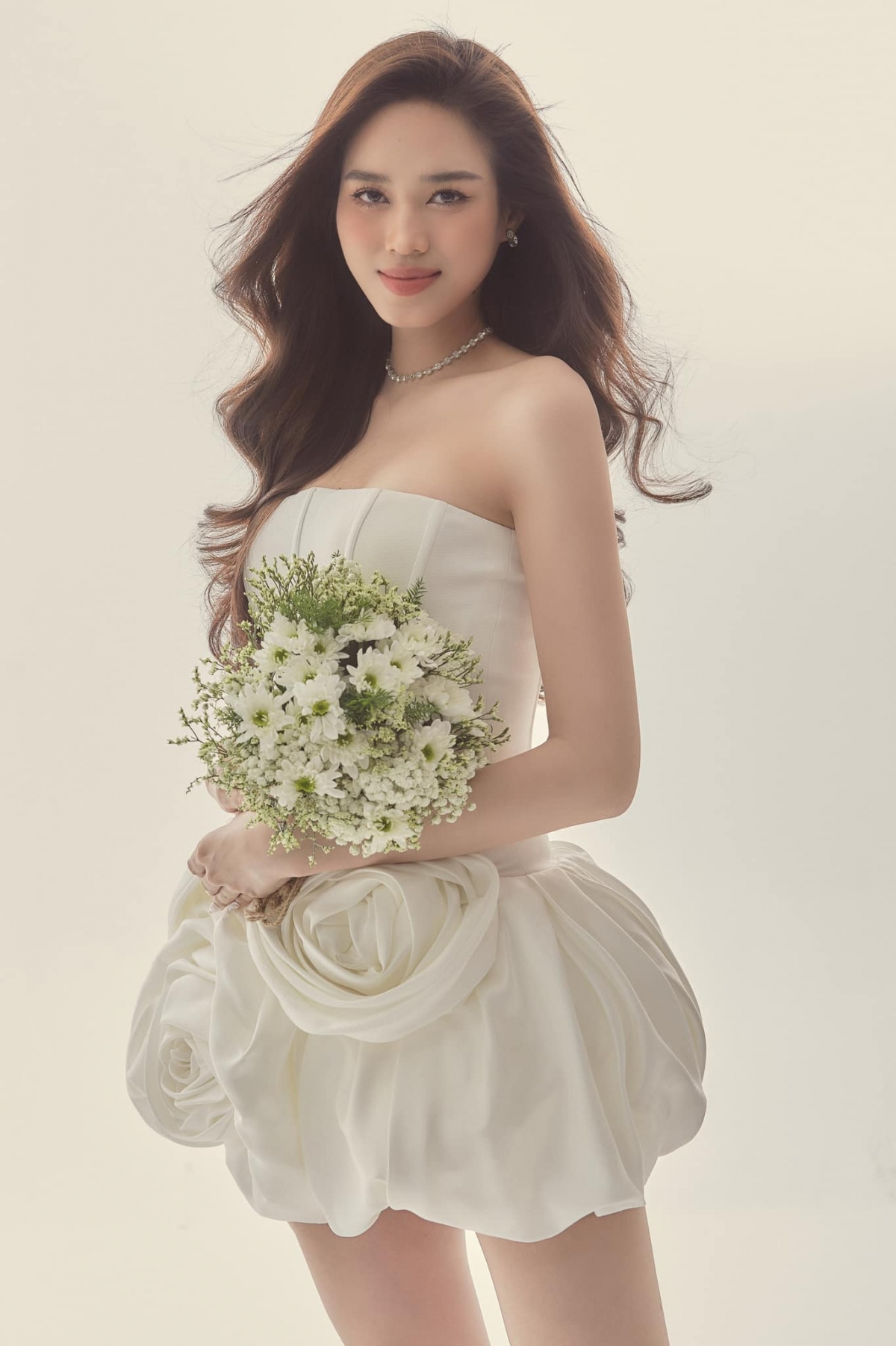 Nhìn 1 chi tiết trong bức ảnh bị chụp lén mới hiểu vì sao Đỗ Thị Hà được chọn làm dâu hào môn!- Ảnh 7. Nhìn 1 chi tiết trong bức ảnh bị chụp lén mới hiểu vì sao Đỗ Thị Hà được chọn làm dâu hào môn!- Ảnh 7.