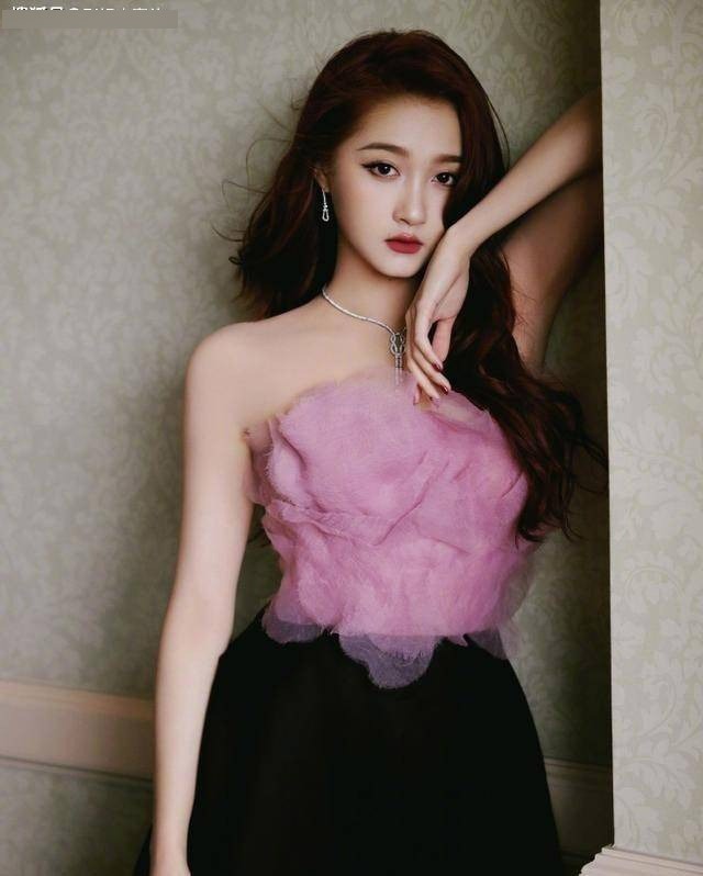 Làm ơn đừng đưa nước tẩy trang cho 5 mỹ nhân showbiz này kẻo lại thất vọng!- Ảnh 16. Làm ơn đừng đưa nước tẩy trang cho 5 mỹ nhân showbiz này kẻo lại thất vọng!- Ảnh 16.