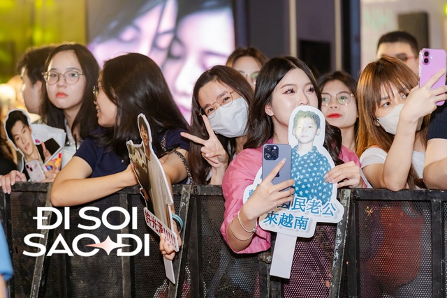 Hứa Quang Hán khoe visual đốt cháy cả thảm đỏ, nói