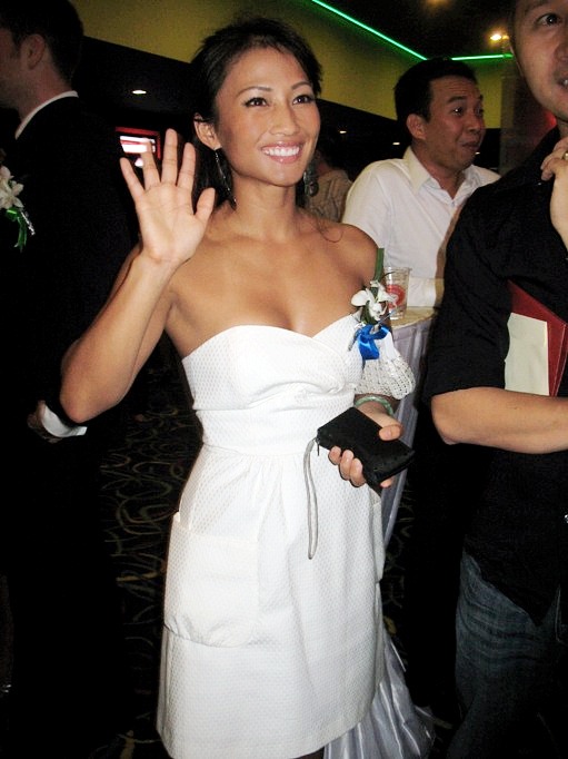 Johnny Trí Nguyễn và những mối tình dài lâu không đích đến: Khi người đàn ông của tự do bước qua những mùa yêu- Ảnh 1.