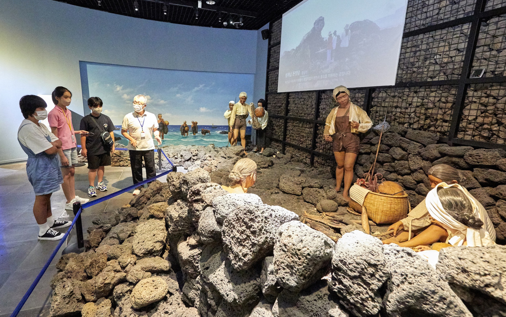 Hải nữ là nghề gì mà khiến IU