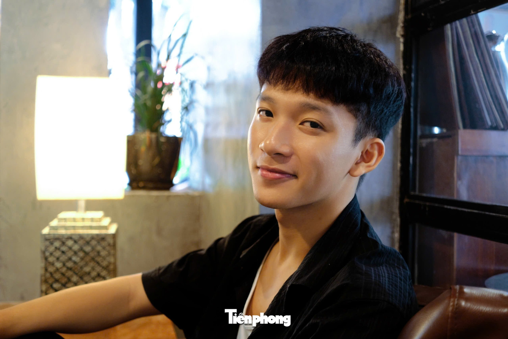 Nam sinh 19 tuổi sốc khi đóng phim giờ vàng- Ảnh 4. Nam sinh 19 tuổi sốc khi đóng phim giờ vàng- Ảnh 4.