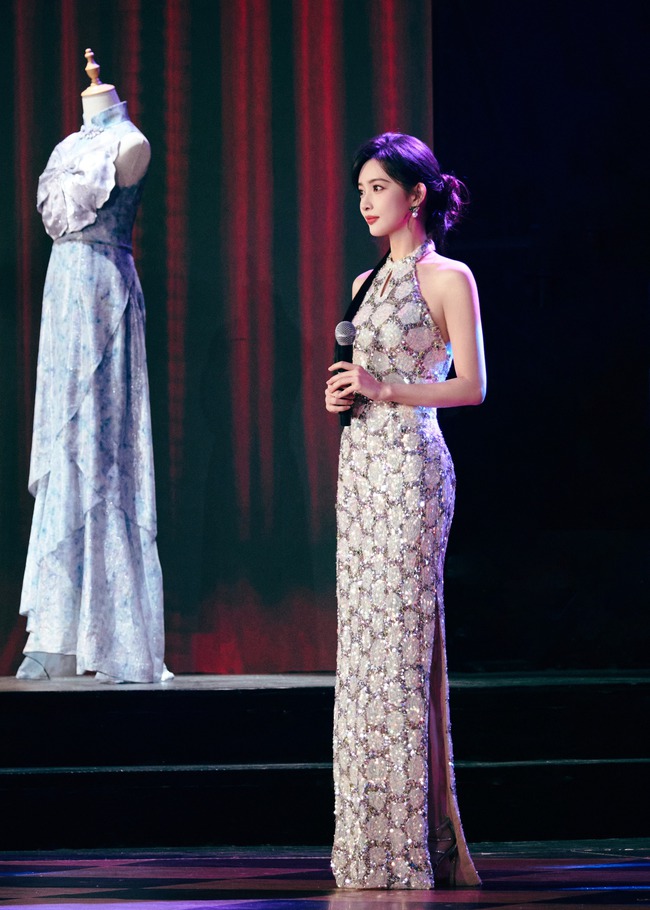 Mỹ nhân cổ trang đẹp nhất 2024 khoe nhan sắc tuyệt mỹ dịp Tết 2025: Nghiêng nước nghiêng thành xem mà rung động- Ảnh 5. Mỹ nhân cổ trang đẹp nhất 2024 khoe nhan sắc tuyệt mỹ dịp Tết 2025: Nghiêng nước nghiêng thành xem mà rung động- Ảnh 5.