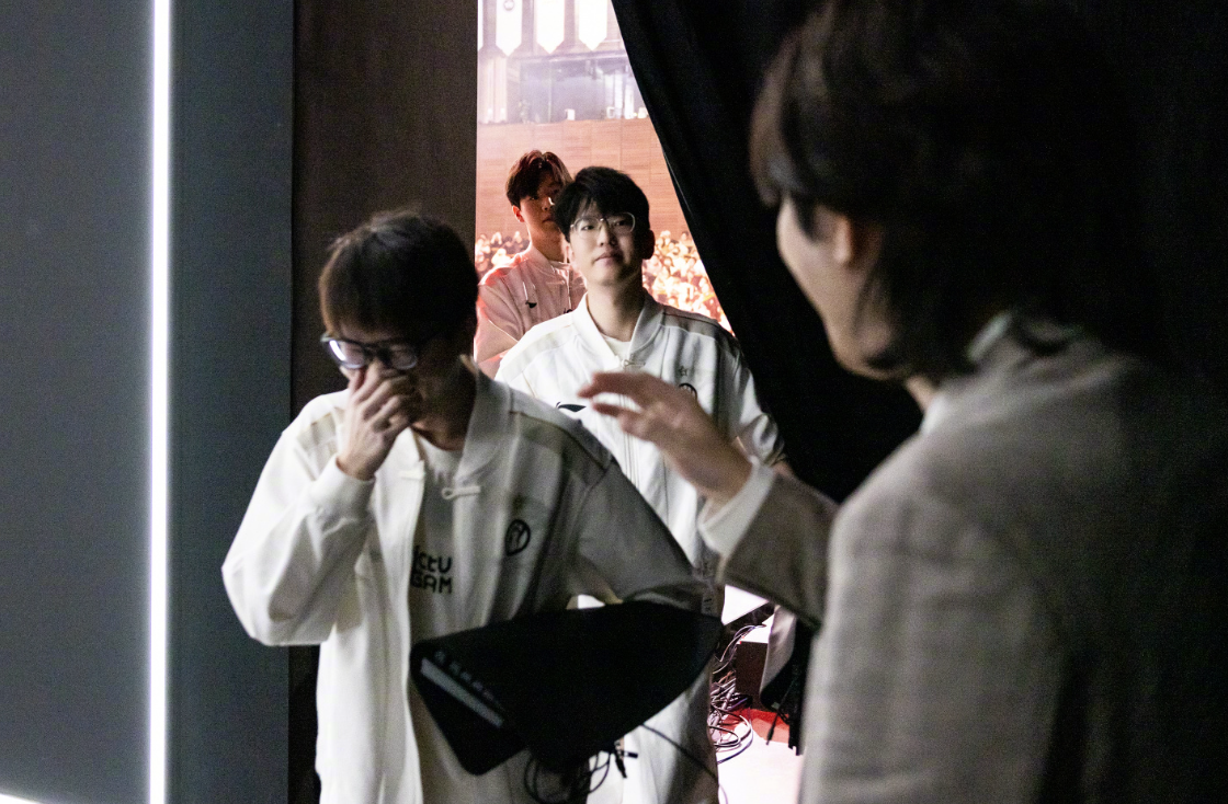 "Siêu chiến đội" IG nổ drama cực căng sau trận thua thảm 4 1740367953631246248697 1740387548711 1740387548897750287624