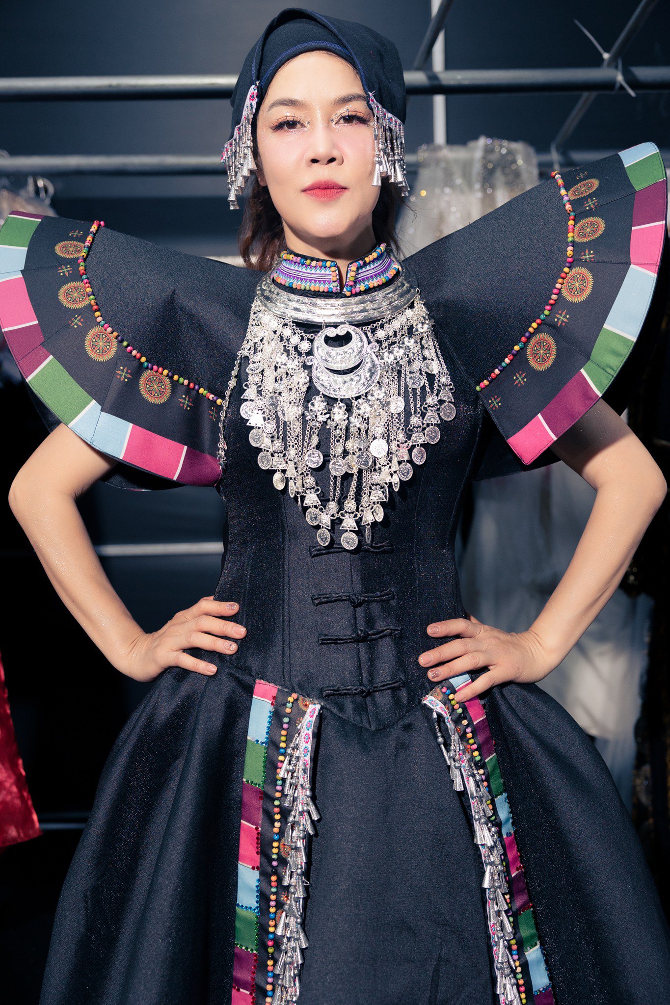 4-1744679845-595-width1365height2048 'Trầy da tróc vảy' với 48 chị đẹp - 2