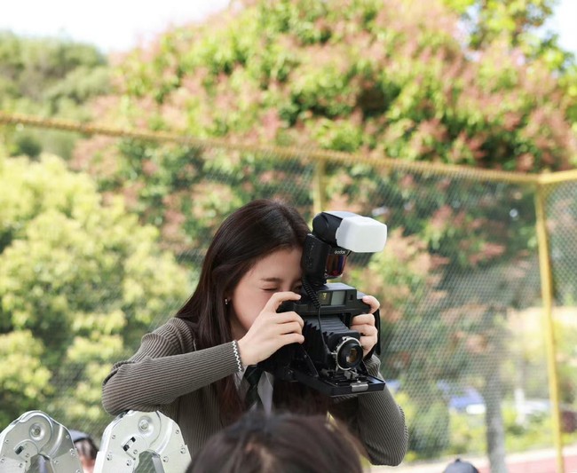 Cặp đôi cô giáo - huấn luyện viên gây sốt Trung Quốc: Đẹp xé truyện bước ra, tưởng không hợp mà hợp không tưởng- Ảnh 3.