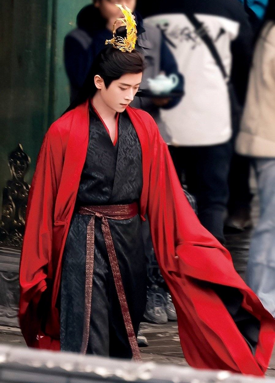 "Bạo quân" đẹp nhất Trung Quốc hiện tại: Nhan sắc 9 người ngắm 10 người ưng, xé truyện bước ra cũng chỉ đến thế 4 17452932038021115875159 1745293341694 17452933417831935538490 1745296633980 17452966340821884067208