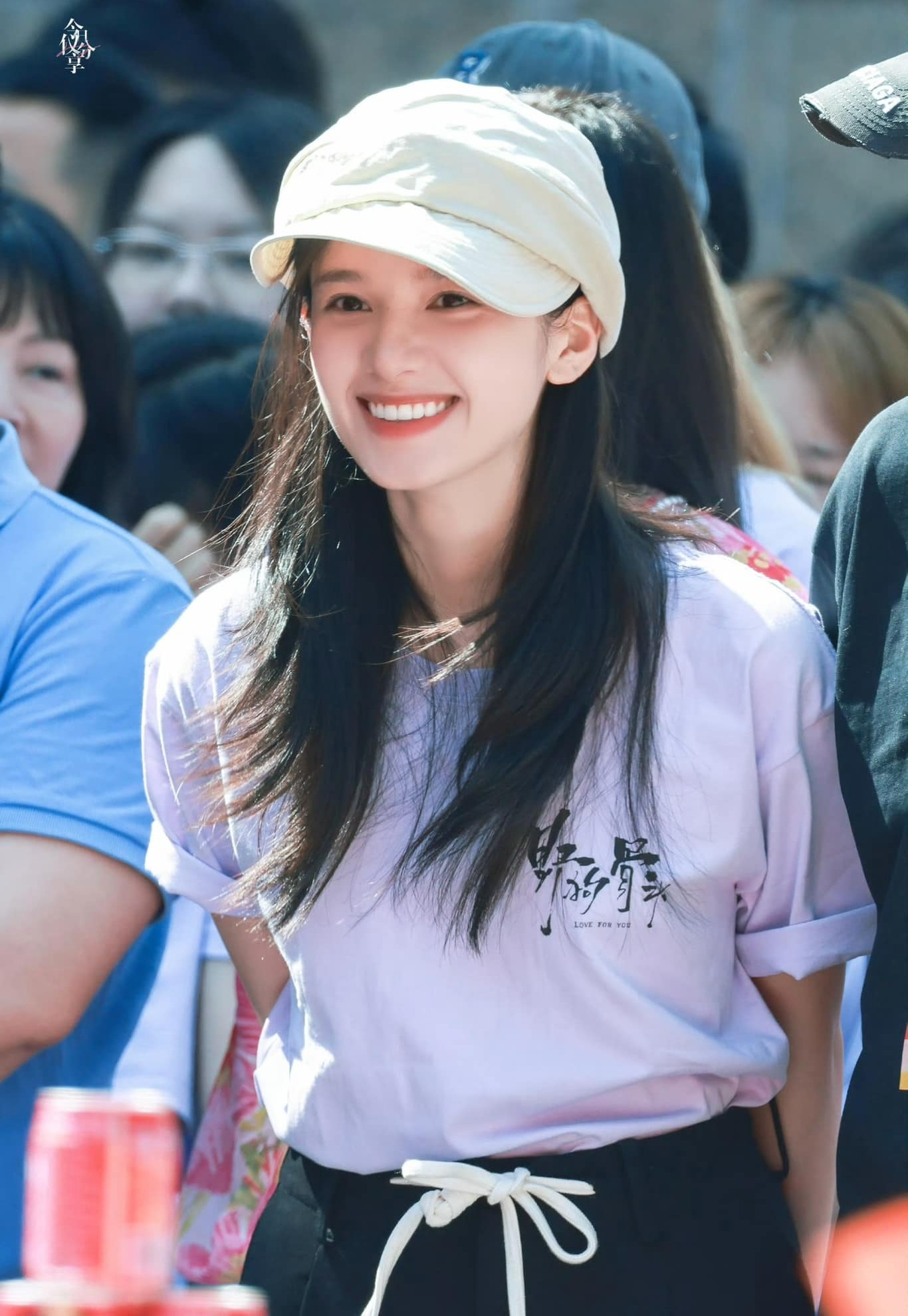 Mỹ nhân Trung Quốc đẹp như ánh nắng ở ngày khai máy phim mới: Nhan sắc đúng chuẩn mối tình đầu- Ảnh 1. Mỹ nhân Trung Quốc đẹp như ánh nắng ở ngày khai máy phim mới: Nhan sắc đúng chuẩn mối tình đầu- Ảnh 1.