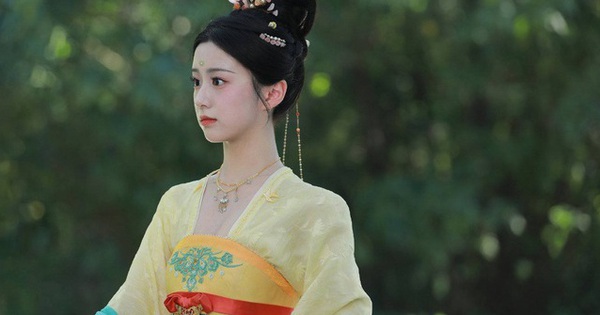 Vương phi đẹp nhất Trung Quốc hiện tại: Tiểu thư ngôn tình xé truyện bước ra, mỹ nhân cổ trang nghiêng nước nghiêng thành 4 17481404936821123003797 1748149842704 1748149842922972832436 78 0 413 640 crop 174814991175384723277jpg