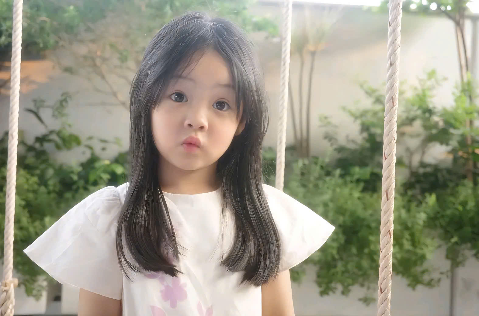 Hot mom Đàm Thu Trang khoe ảnh