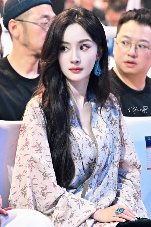 Dương Mịch 17 tuổi đẹp không gì sánh nổi: Gương mặt quốc sắc thiên hương, ăn tiền nhất là đôi mắt nghìn năm có một- Ảnh 11.