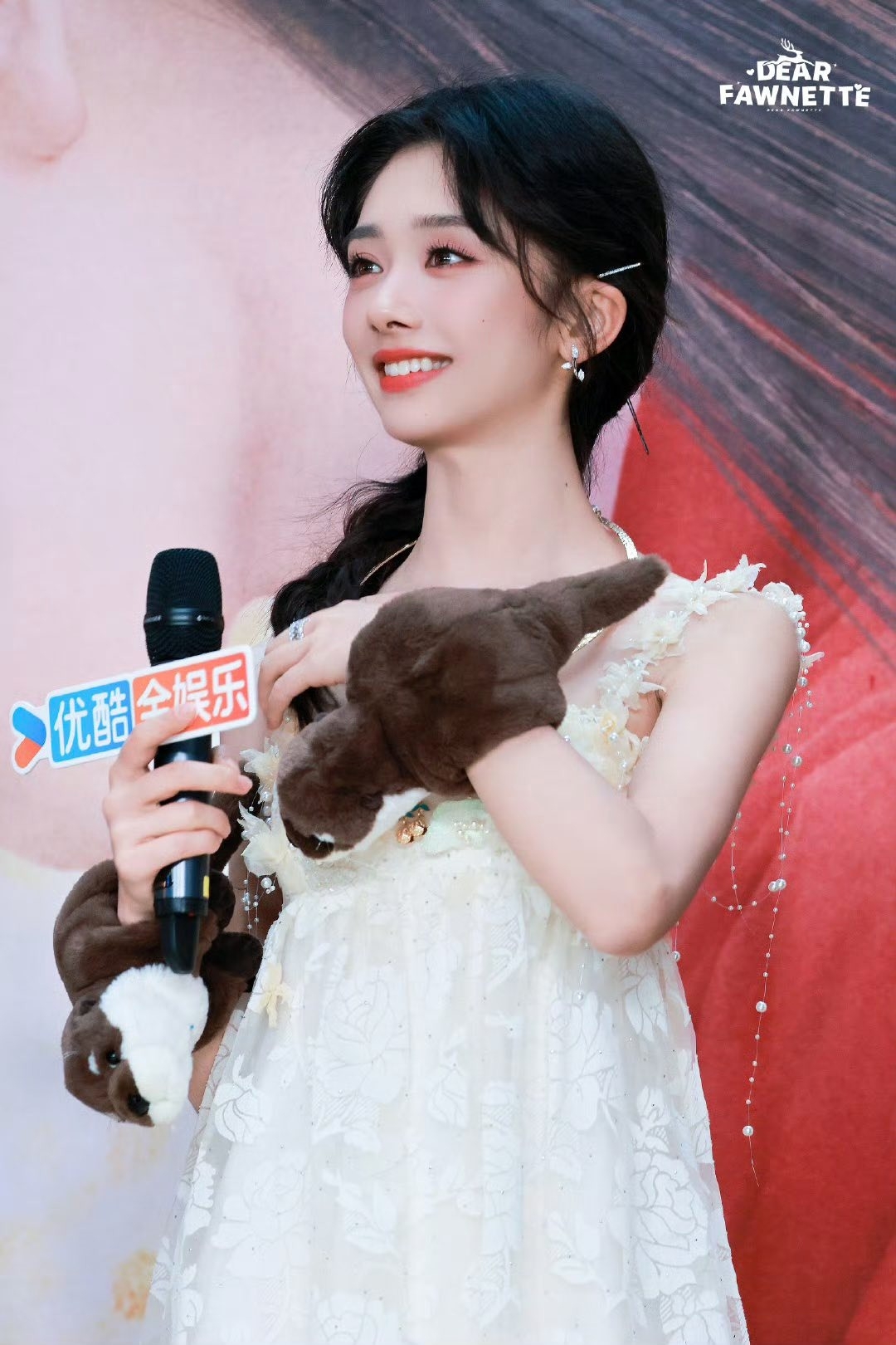 Trung Quốc kiếm đâu ra người thứ 2 có vòng eo đẹp cỡ này: Nhỏ chỉ bằng 1 bàn tay, cứ xuất hiện là gây sốc visual- Ảnh 5. Trung Quốc kiếm đâu ra người thứ 2 có vòng eo đẹp cỡ này: Nhỏ chỉ bằng 1 bàn tay, cứ xuất hiện là gây sốc visual- Ảnh 5.