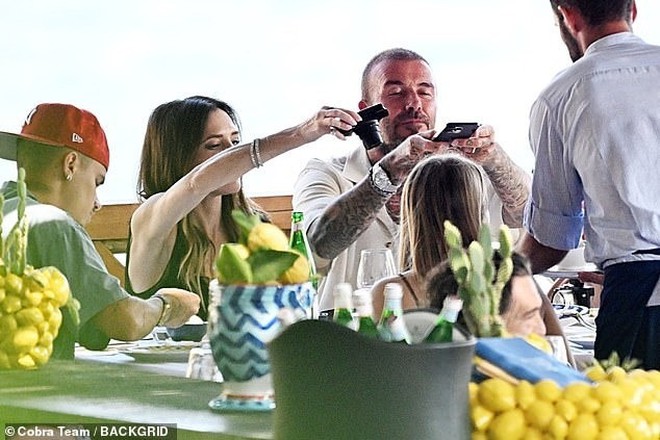 Vợ chồng Beckham bị nói giả dối- Ảnh 2.