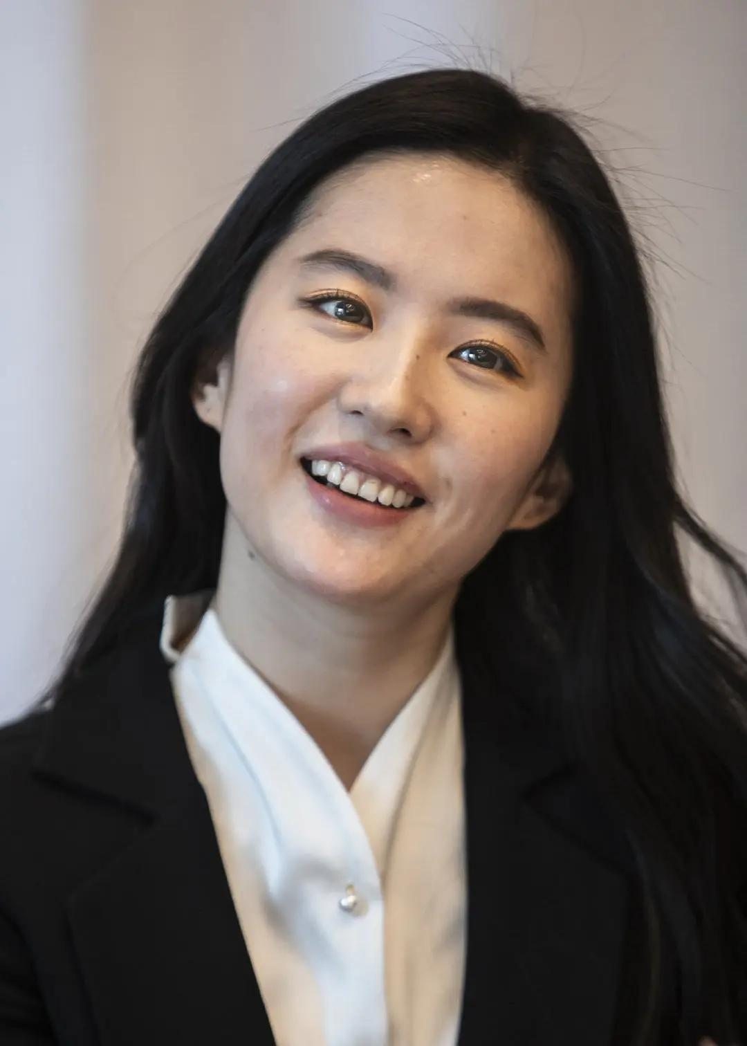 Bất ngờ trước mặt mộc của Lưu Diệc Phi- Ảnh 4.