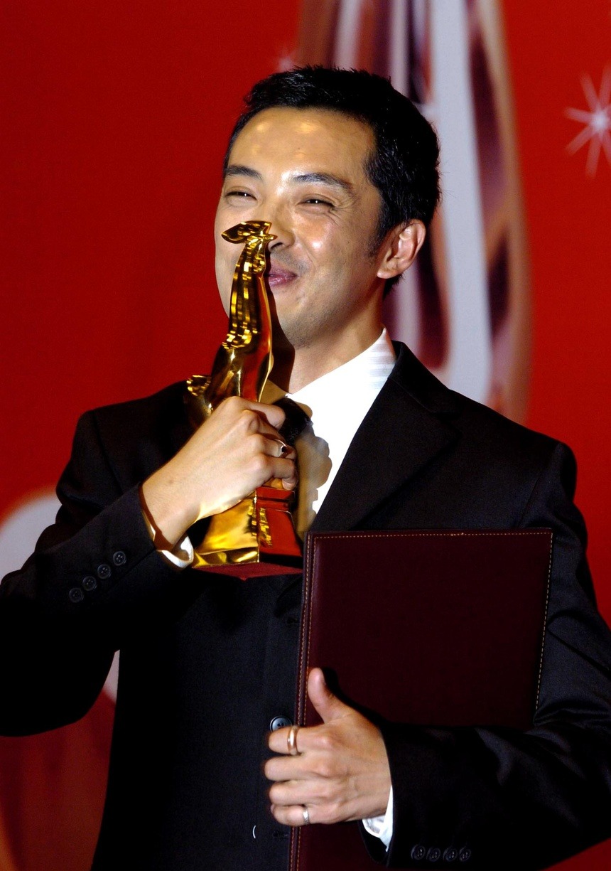 Đây là nam diễn viên nghèo nhất showbiz: U50 vẫn ngửa tay xin tiền mẹ, vợ mỹ nhân khổ quá cũng bỏ đi- Ảnh 2.