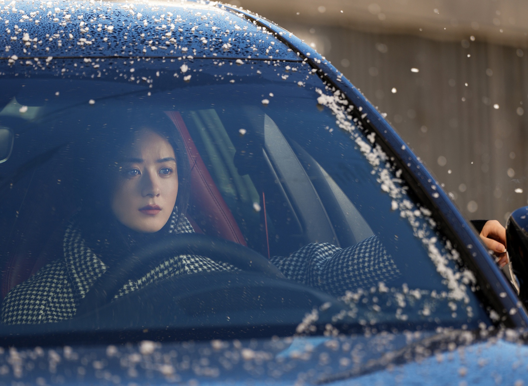 Diễn kém và thiếu khí chất minh tinh, Triệu Lệ Dĩnh lép vế trước “bản sao”- Ảnh 5.