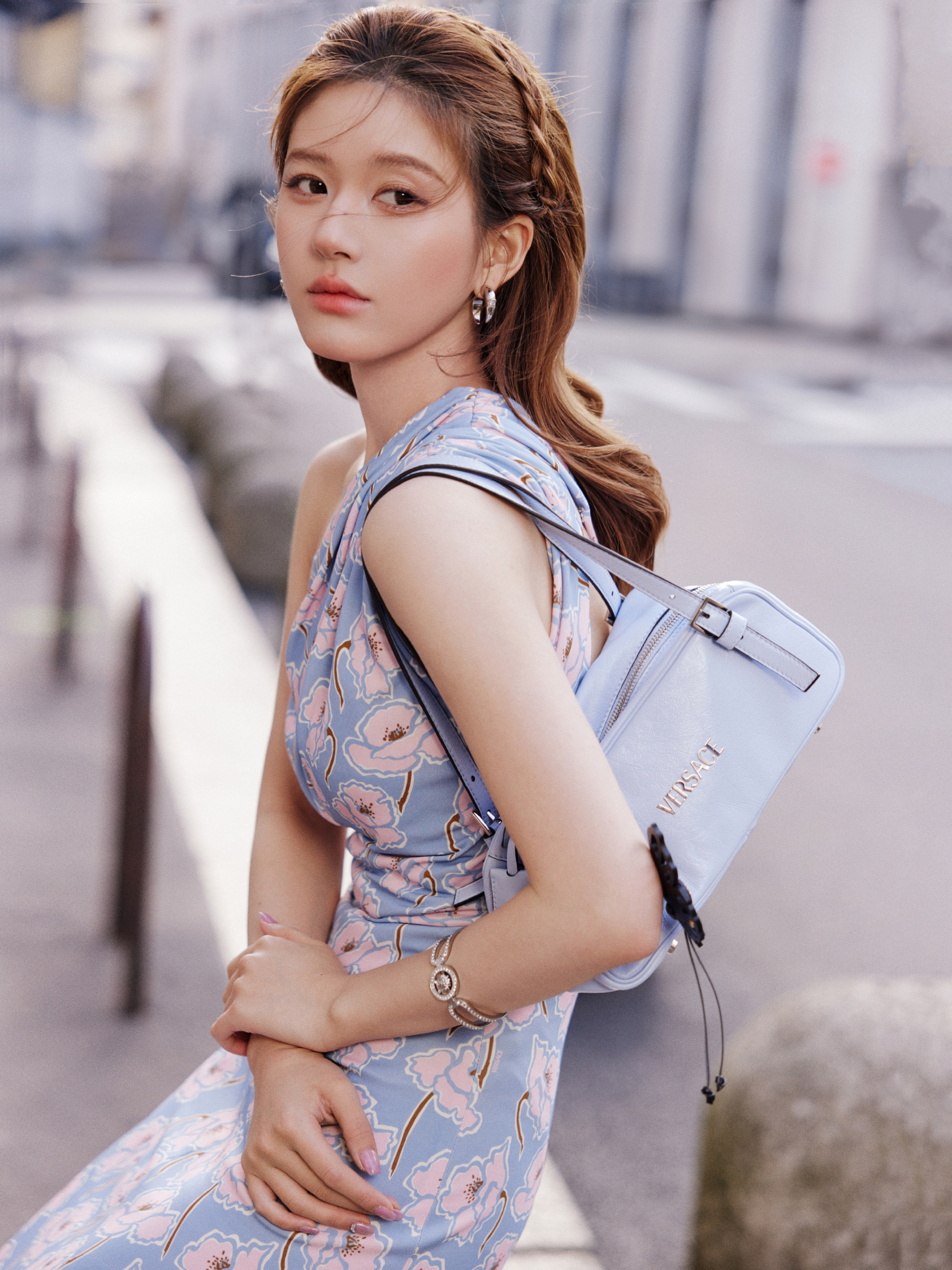 Netizen nước ngoài bình chọn 9 mỹ nhân Cbiz đẹp nhất: Địch Lệ Nhiệt Ba vượt mặt Triệu Lệ Dĩnh- Ảnh 4.