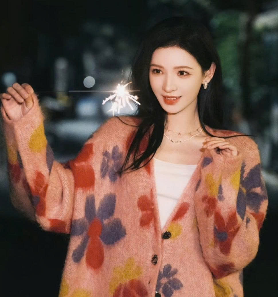 Để minh tinh này dạy bạn đánh vần 2 từ mỹ nhân: Căng mắt tìm không ra khuyết điểm, cả mặt toàn tinh hoa- Ảnh 7.