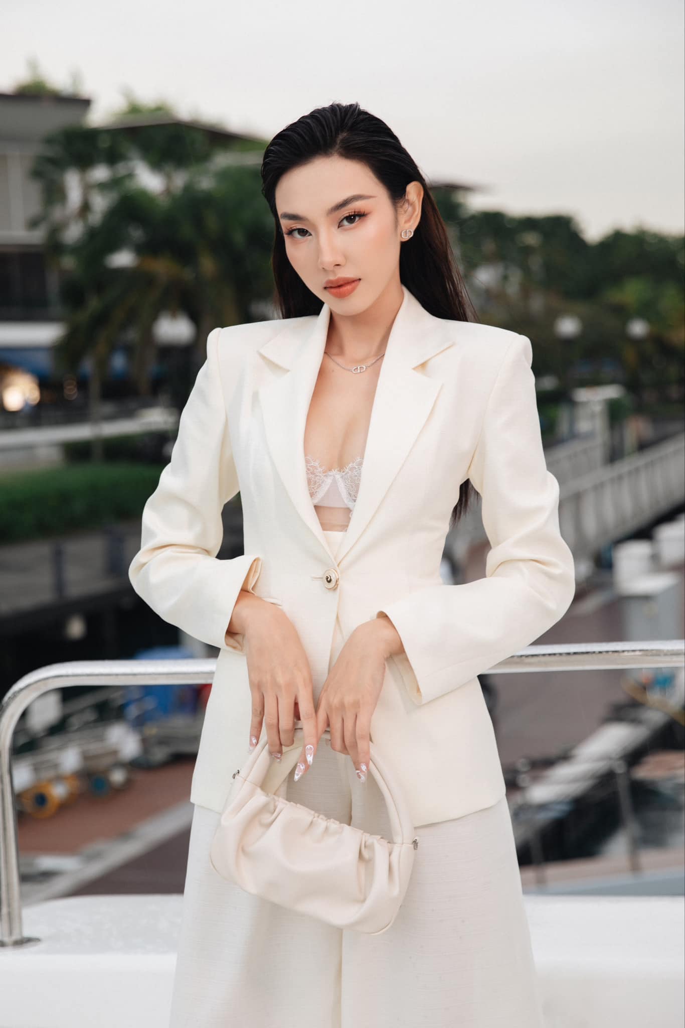 Rầm rộ tín hiệu mới nhất của Hoa hậu Thuỳ Tiên?- Ảnh 4. Rầm rộ tín hiệu mới nhất của Hoa hậu Thuỳ Tiên?- Ảnh 4.