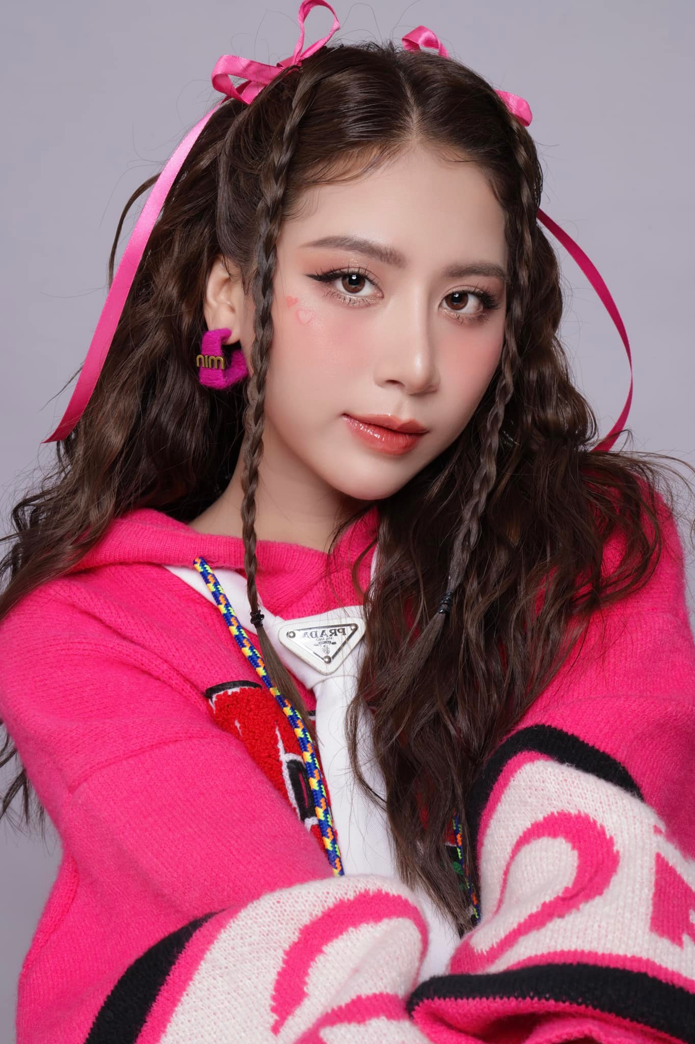 Danh tính sao nữ có 5,2 triệu follow dẫn đầu đoàn trăm người nhảy gây sốt- Ảnh 5.