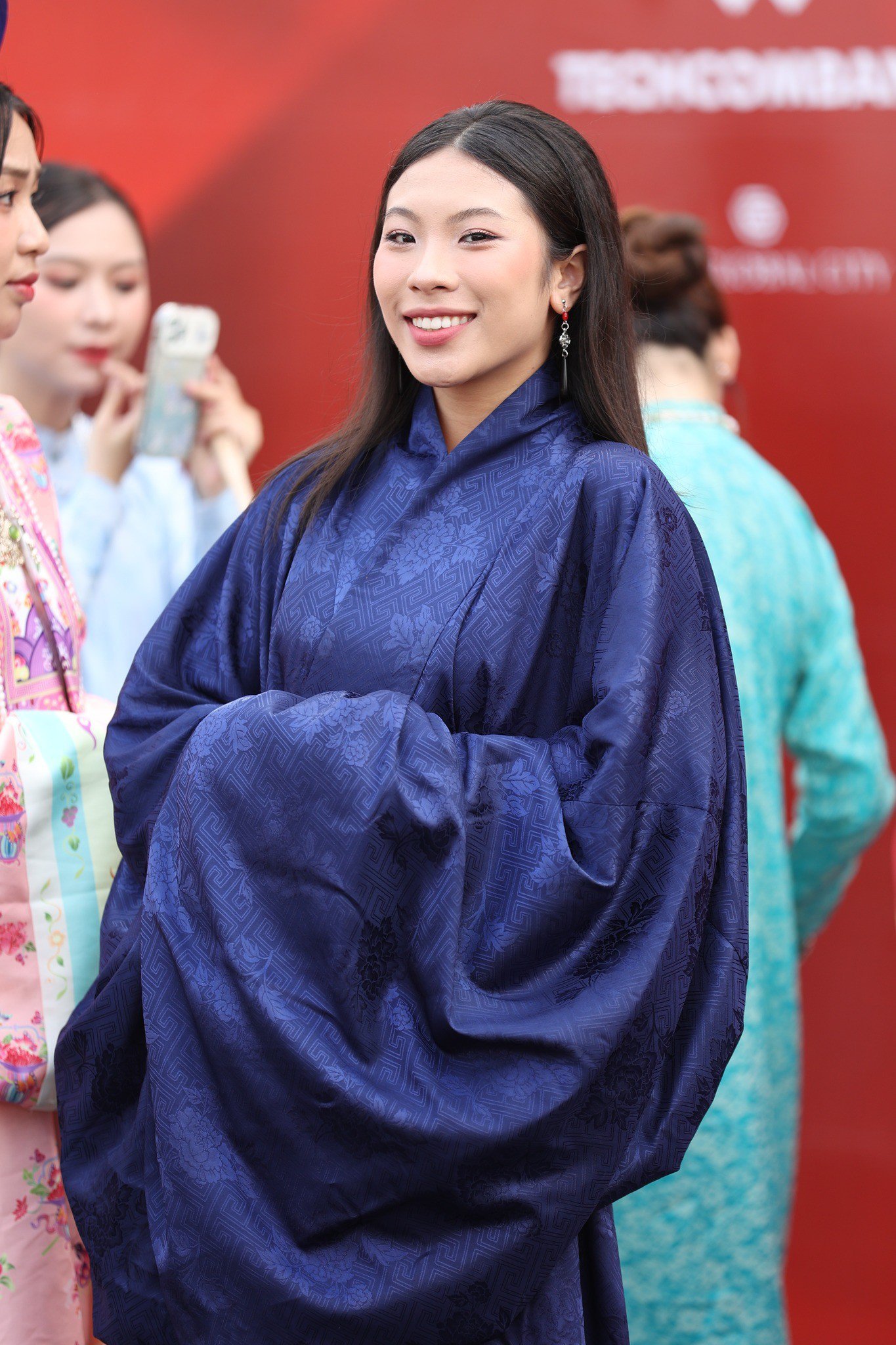 Cảnh tượng chưa từng có tại TPHCM - 4