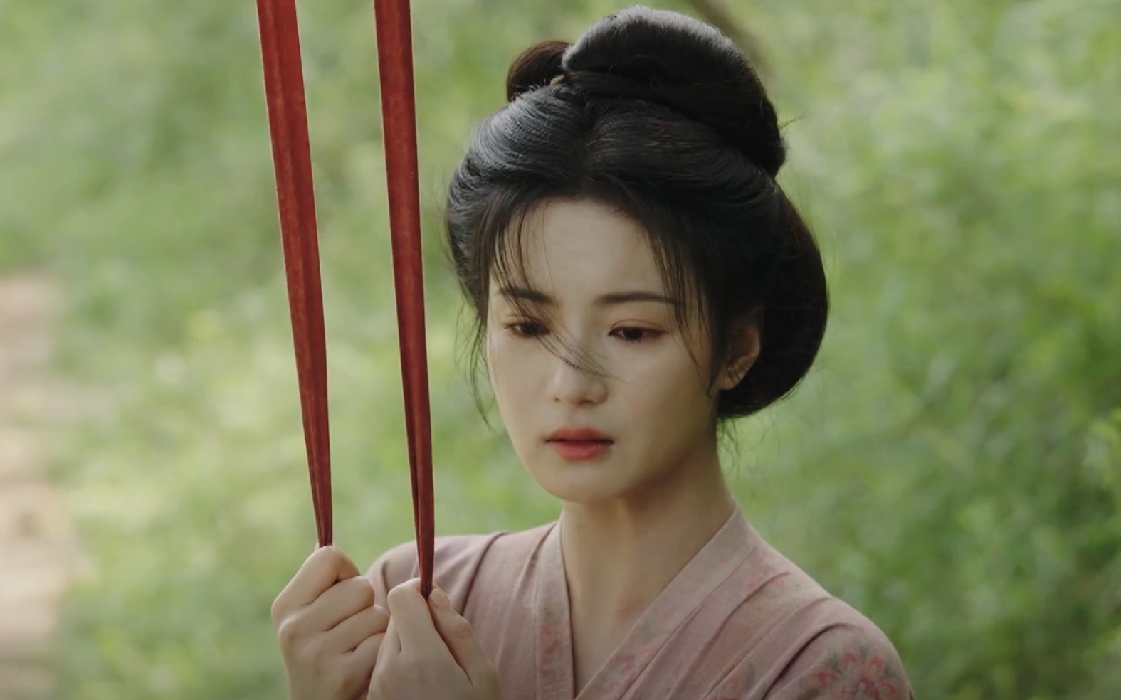 Mỗi lần xuất hiện mỹ nhân này lại mang đến 1 cú sốc visual: Sắc đẹp như báu vật vô giá, đập tan mọi chuẩn mực- Ảnh 6.