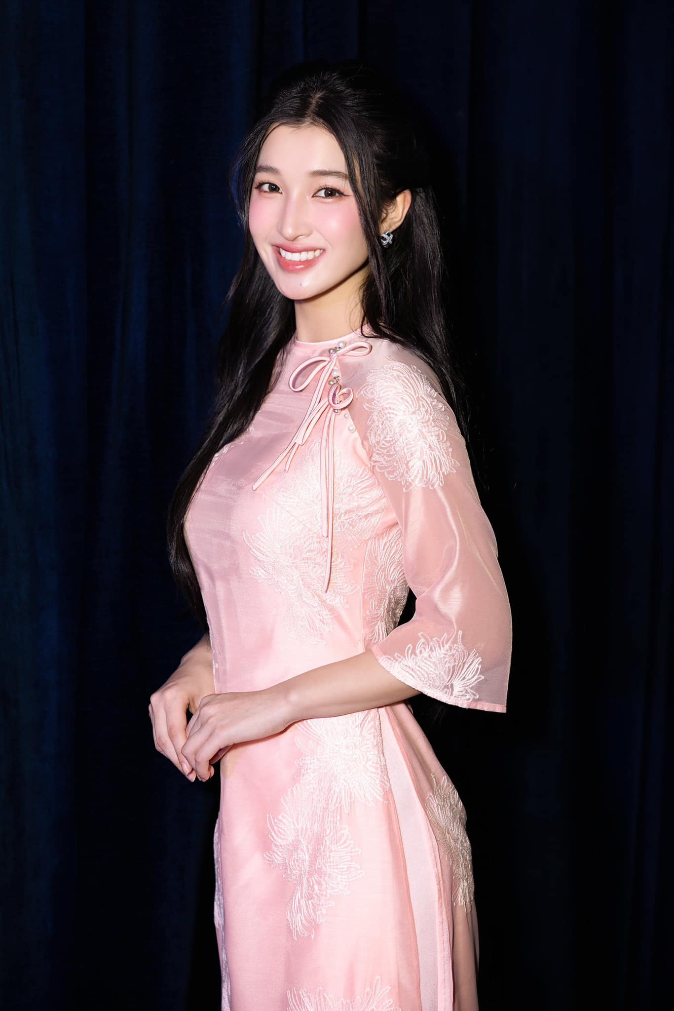 Hé lộ phần quà cô dâu hào môn Phương Nhi tặng khách mời trong lễ ăn hỏi- Ảnh 6. Hé lộ phần quà cô dâu hào môn Phương Nhi tặng khách mời trong lễ ăn hỏi- Ảnh 6.