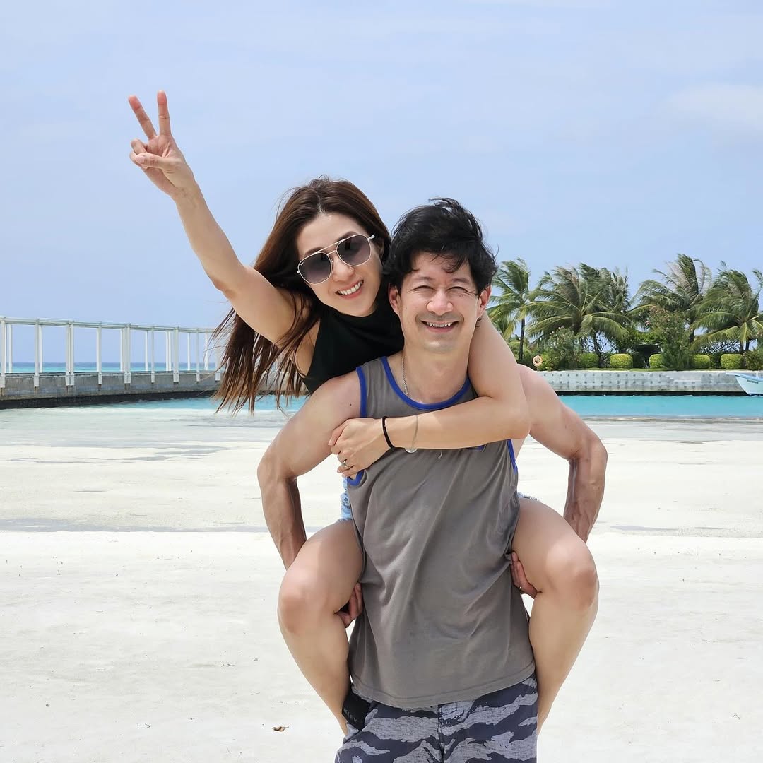 1 Hoa hậu và chồng bác sĩ hơn 13 tuổi đã 1 Hoa hậu và chồng bác sĩ hơn 13 tuổi đã