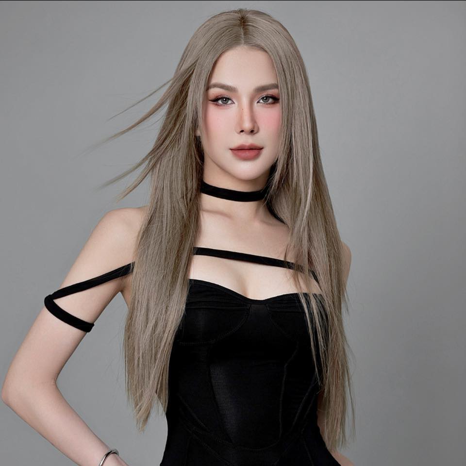 Diệp Lâm Anh đăng tâm thư giữa đêm: