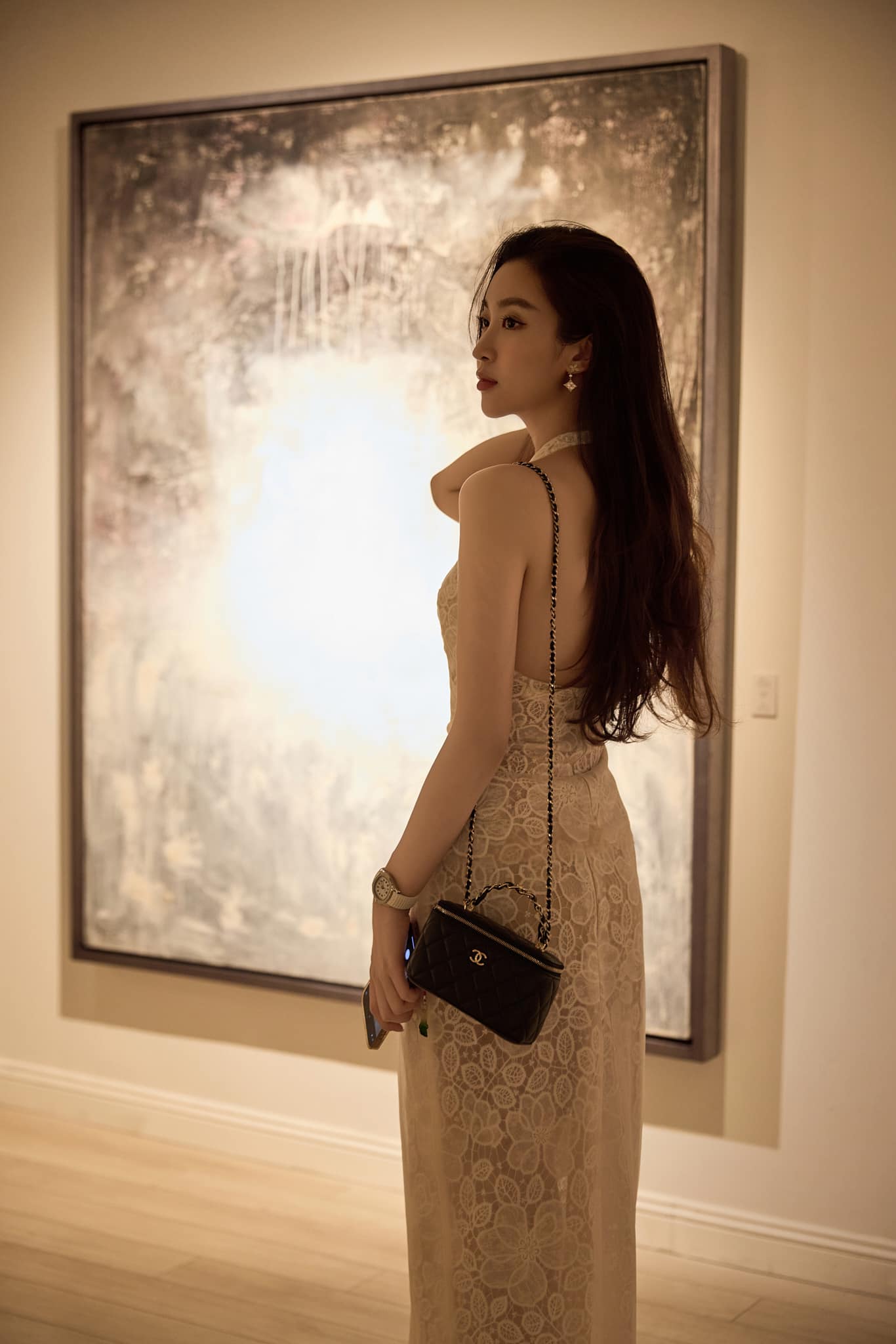 Đỗ Mỹ Linh hiếm khi khoe độ giàu, nhưng chỉ một chi tiết trong bức ảnh này đã lộ rõ mức