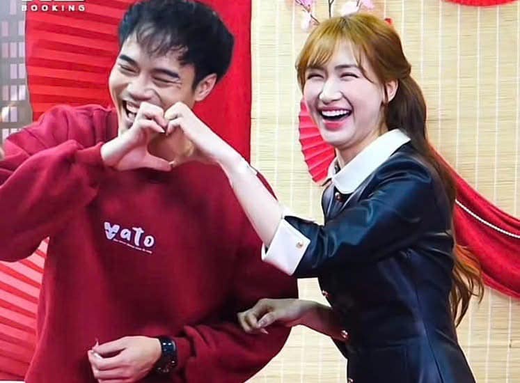 Hòa Minzy - Văn Toàn thân thiết ra sao mà chủ động