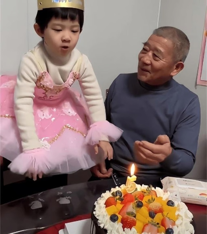 Chật vật cảnh vợ chồng già U80 nuôi con gái 5 tuổi- Ảnh 2.